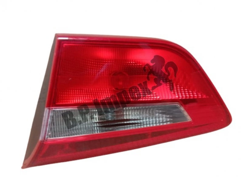 LAMP ASSEMBLY REAR COMB INSIDE RH,92404A0000